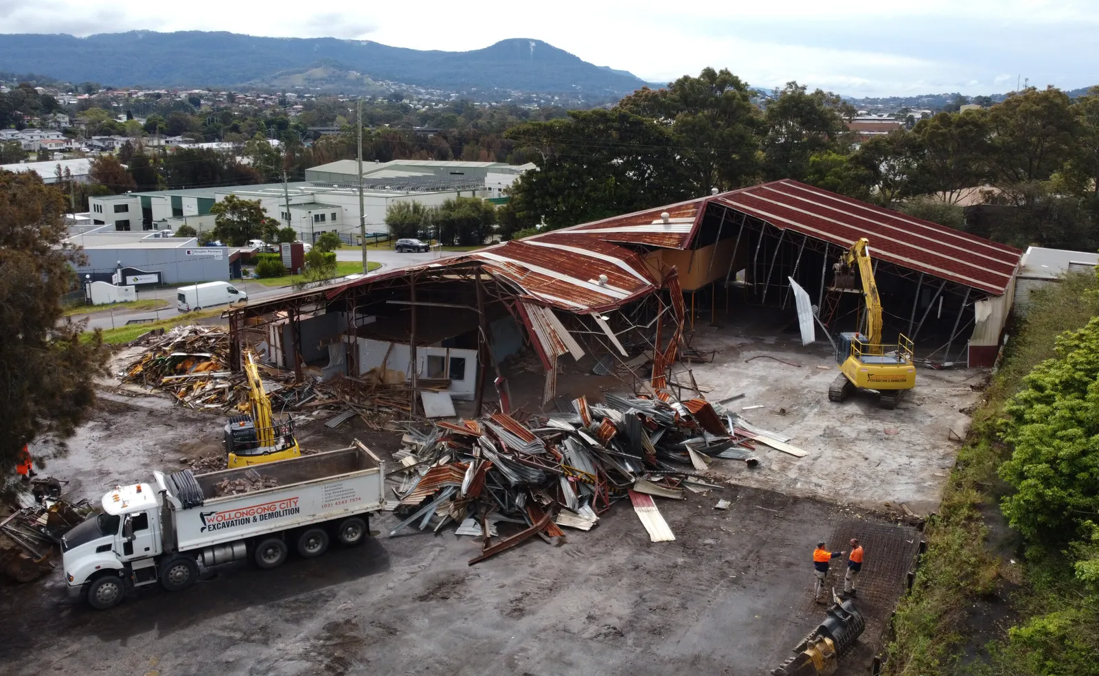 Warehouse demolition at 19-23 Doyle Avenue, Unanderra