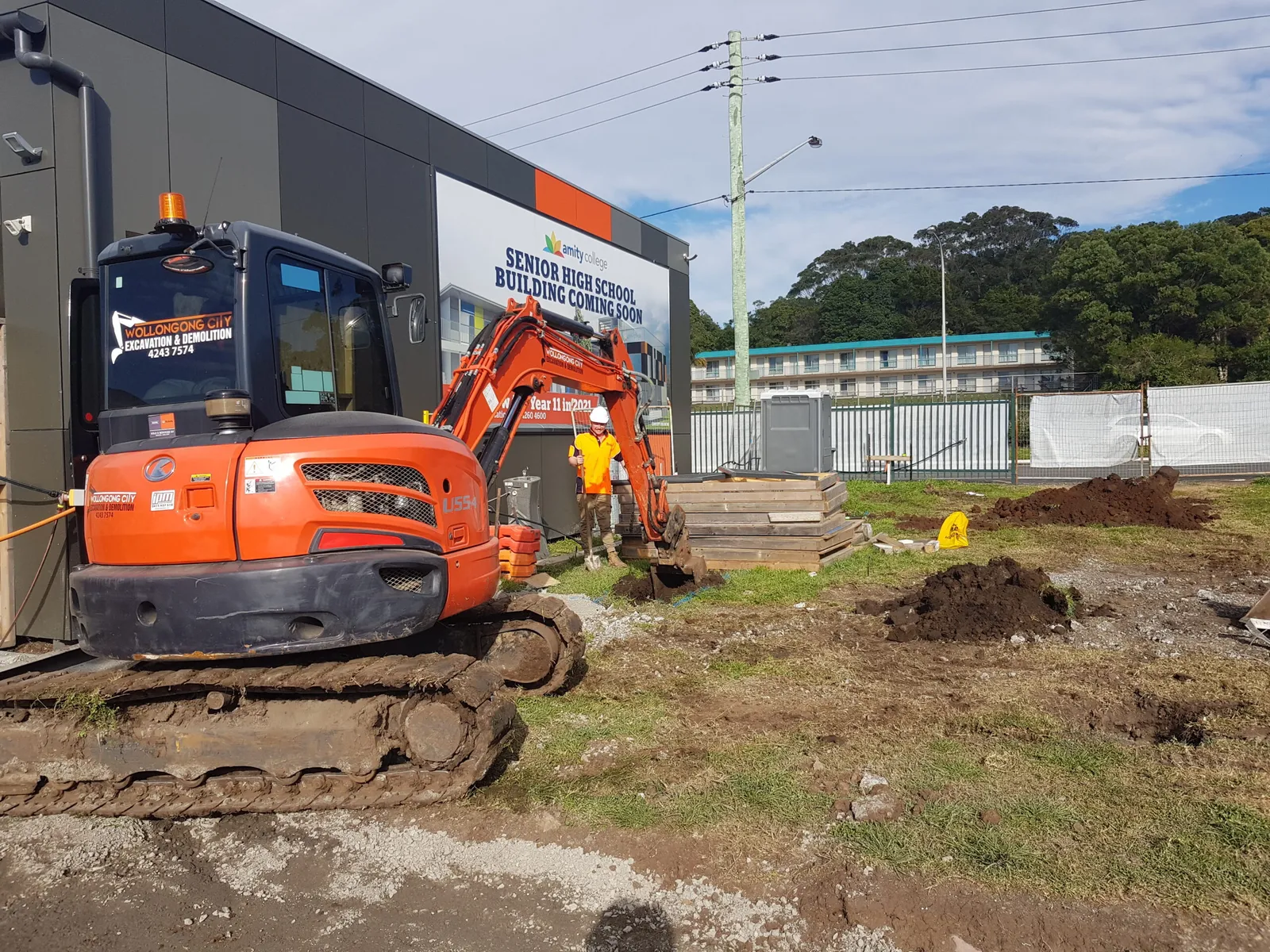 Bulk earthworks at Amity College
